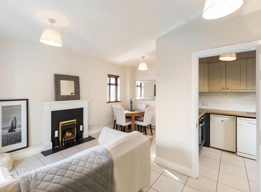 1A Cross Avenue, Dún Laoghaire, Dun Laoghaire, A96X392