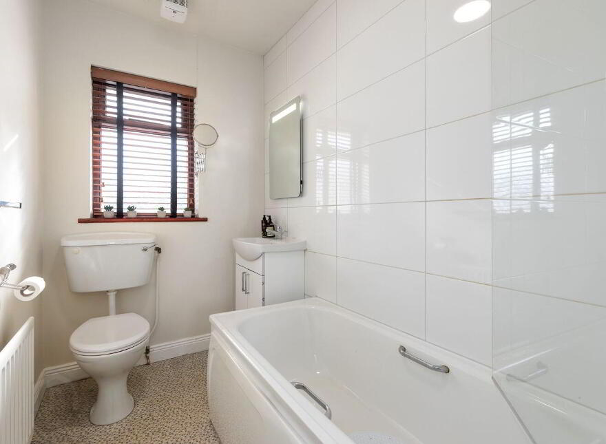 1A Cross Avenue, Dún Laoghaire, Dun Laoghaire, A96X392