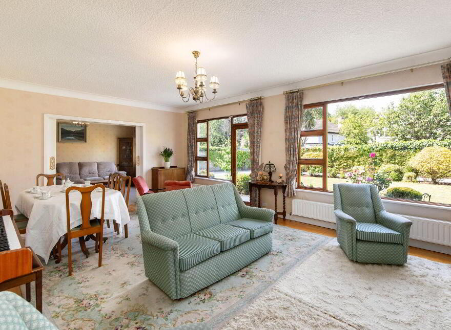 2 Stradbrook Lawn, Blackrock, Blackrock, A94K277