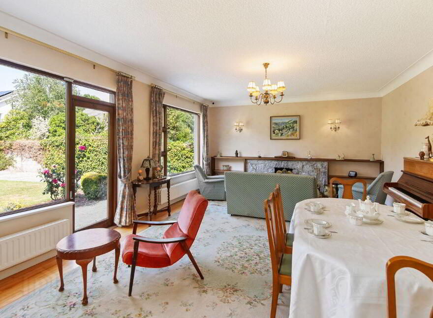 2 Stradbrook Lawn, Blackrock, Blackrock, A94K277