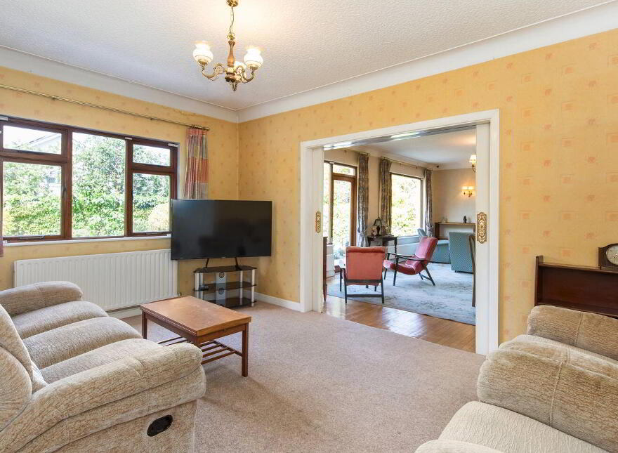 2 Stradbrook Lawn, Blackrock, Blackrock, A94K277