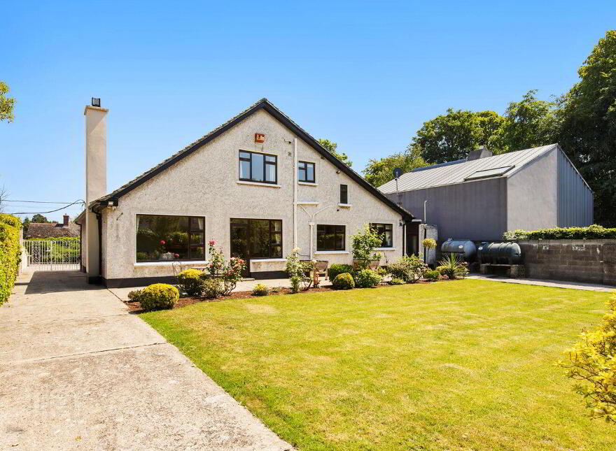 2 Stradbrook Lawn, Blackrock, Blackrock, A94K277