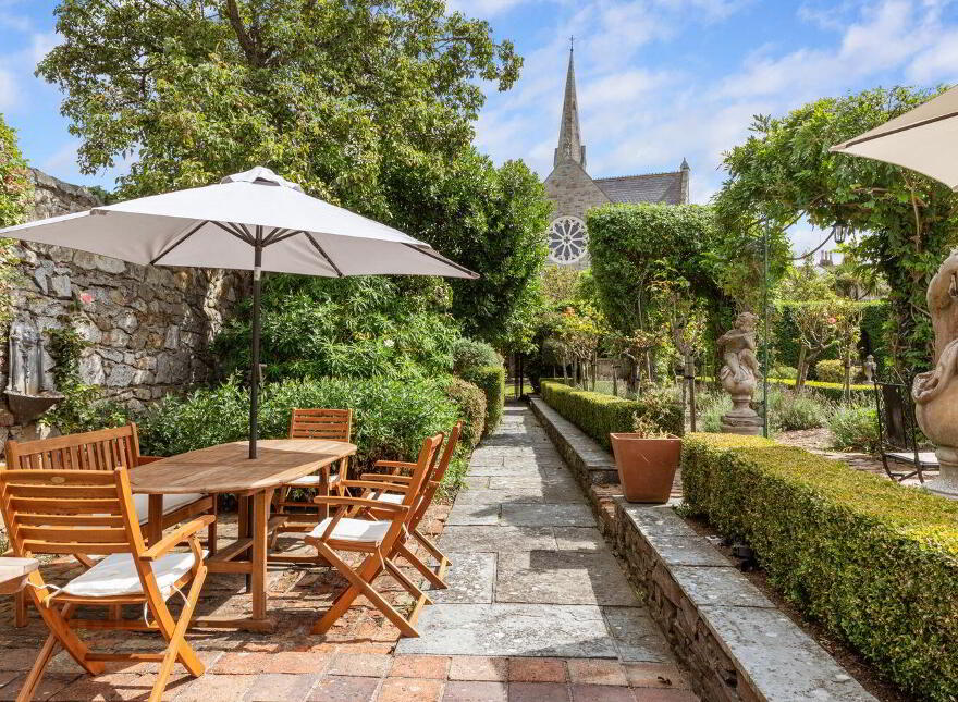 Crannmor, Knapton Road, Monkstown, A96YD37