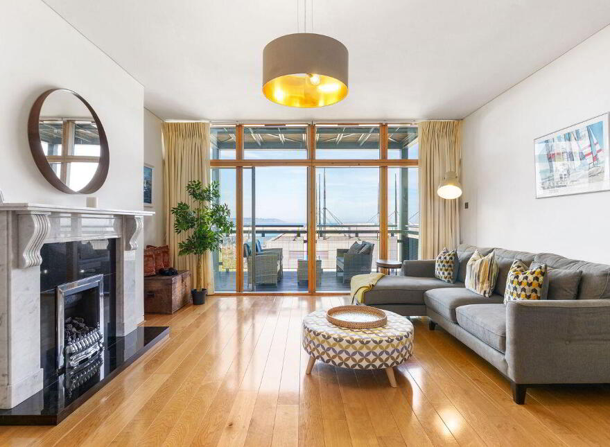 8 The Pavilion, Marine Road, Dún Laoghaire, Dun Laoghaire, A96AC91