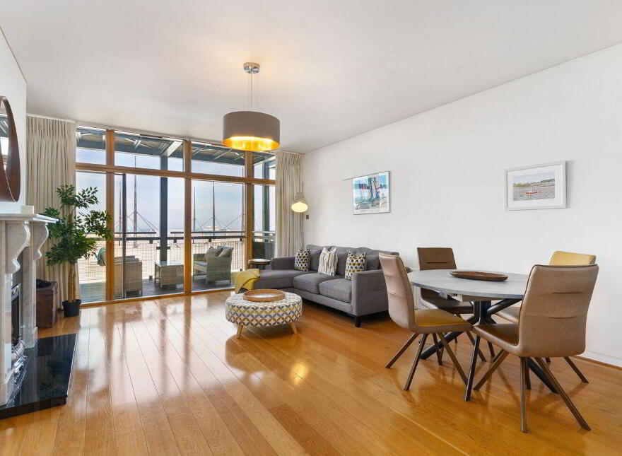 8 The Pavilion, Marine Road, Dún Laoghaire, Dun Laoghaire, A96AC91
