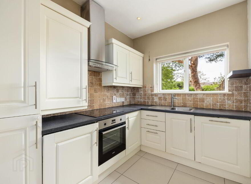 27 Cambridge Terrace, York Road, Dún Laoghaire, Dun Laoghaire, A96H2T7
