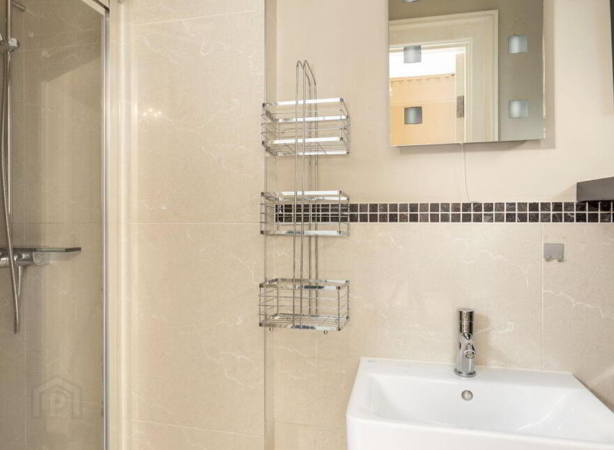 27 Cambridge Terrace, York Road, Dún Laoghaire, Dun Laoghaire, A96H2T7