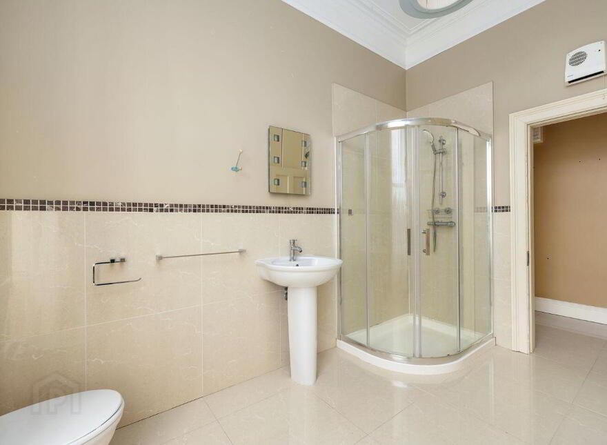 27 Cambridge Terrace, York Road, Dún Laoghaire, Dun Laoghaire, A96H2T7