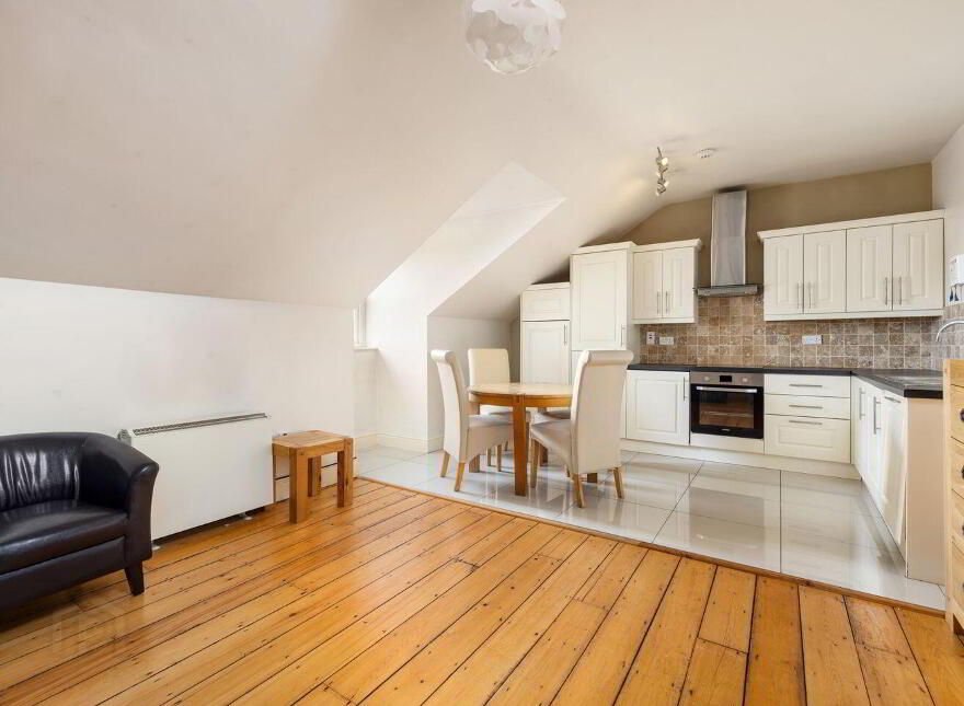 27 Cambridge Terrace, York Road, Dún Laoghaire, Dun Laoghaire, A96H2T7