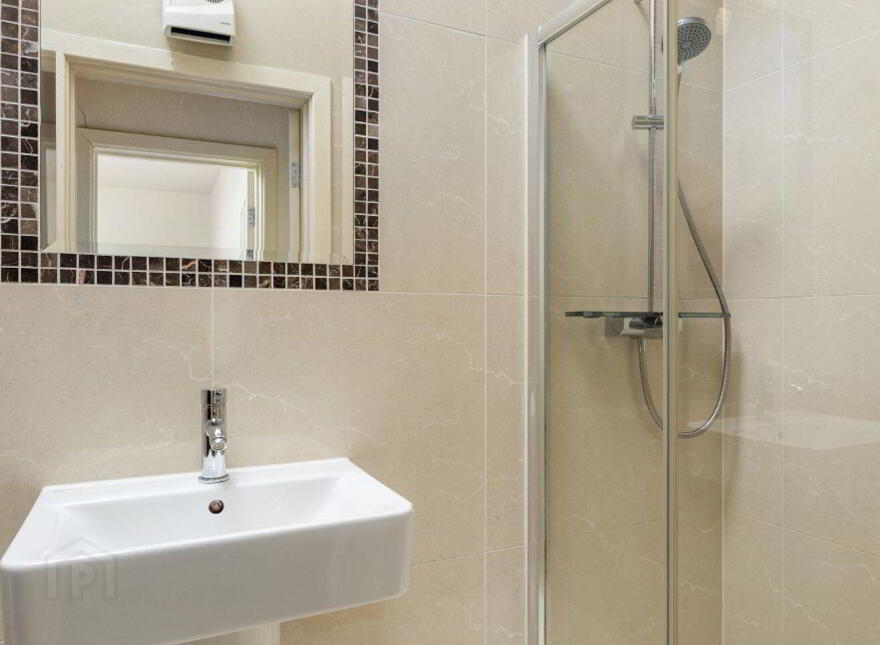 27 Cambridge Terrace, York Road, Dún Laoghaire, Dun Laoghaire, A96H2T7