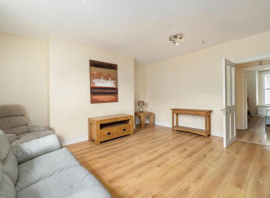 27 Cambridge Terrace, York Road, Dún Laoghaire, Dun Laoghaire, A96H2T7