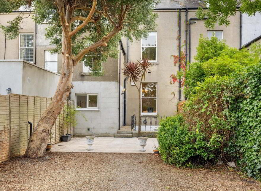 27 Cambridge Terrace, York Road, Dún Laoghaire, Dun Laoghaire, A96H2T7