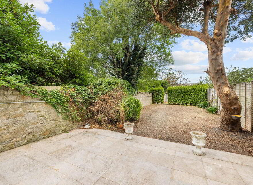 27 Cambridge Terrace, York Road, Dún Laoghaire, Dun Laoghaire, A96H2T7