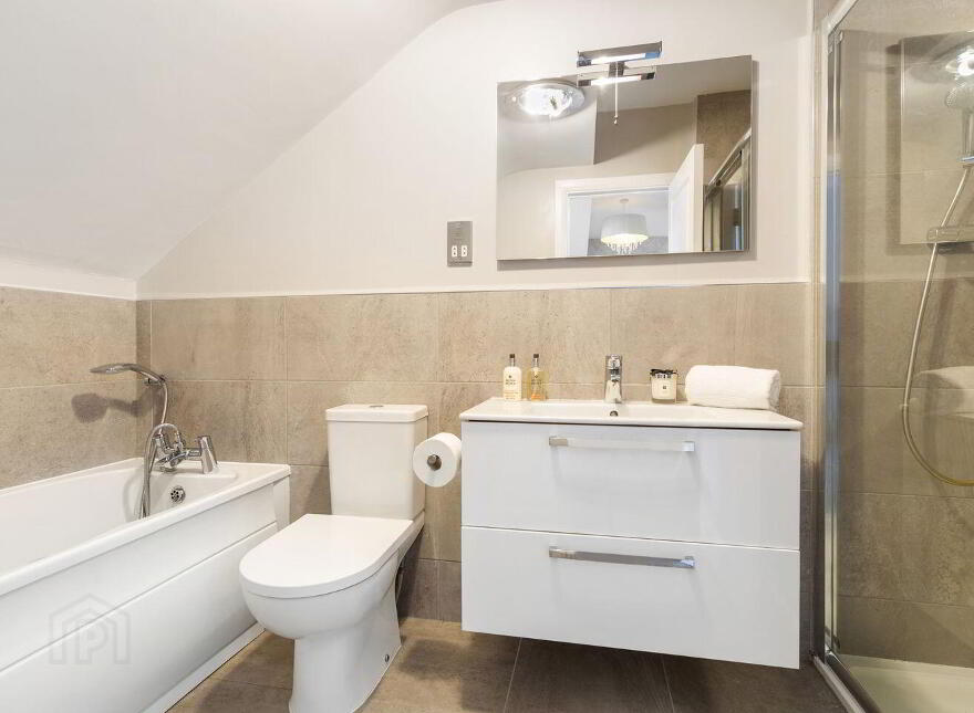 52 Roseland Avenue, Cualanor, Dún Laoghaire, Dun Laoghaire, A96P8P5