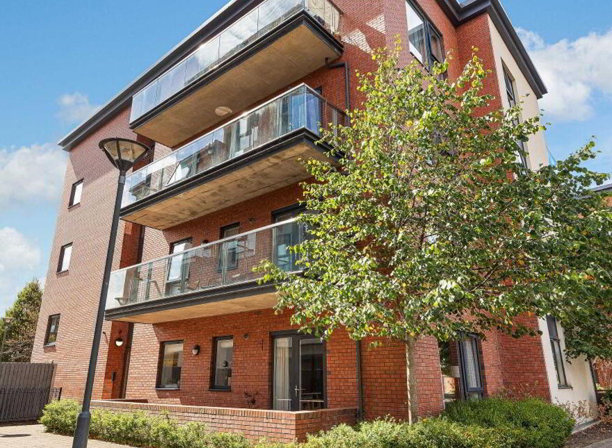 15 Clonbern, Phoenix Park Racecourse, Castleknock, Castleknock, D15HXC8