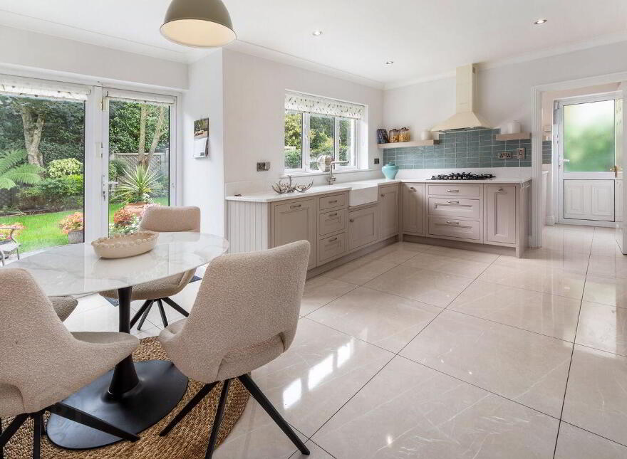 24 Woodberry, Castleknock, Castleknock, D15HDK1