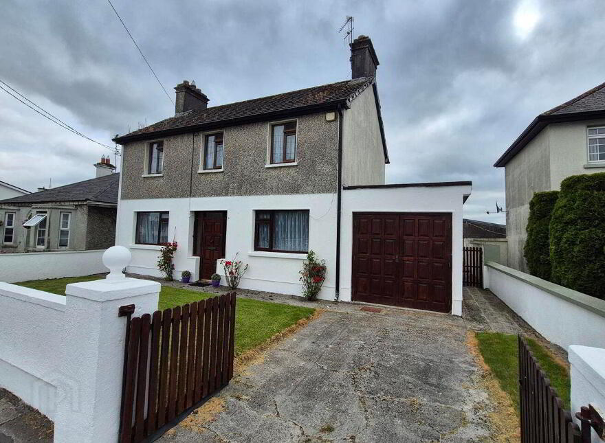 Inisfree, Dublin Road, Tuam, H54HV83 photo