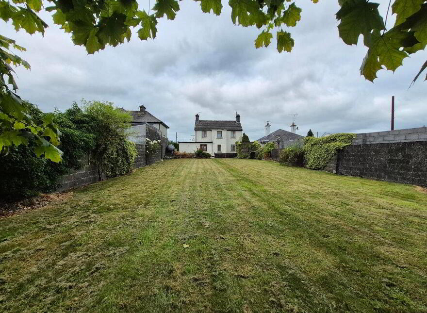 Inisfree, Dublin Road, Tuam, H54HV83