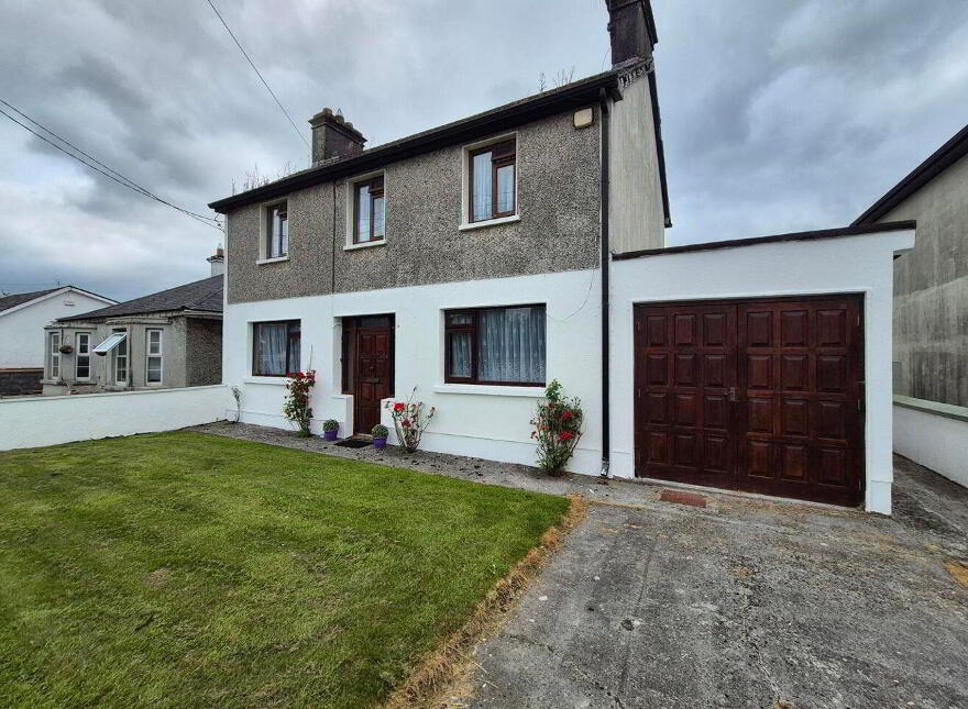 Inisfree, Dublin Road, Tuam, H54HV83