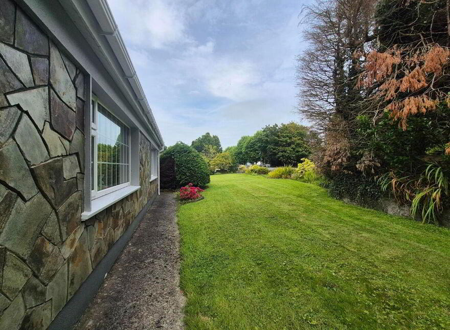 2 Grattan Park, Mountbellew, H53P025