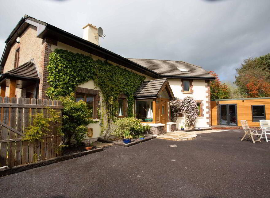 Cappaclogh, Camp, V92PX88