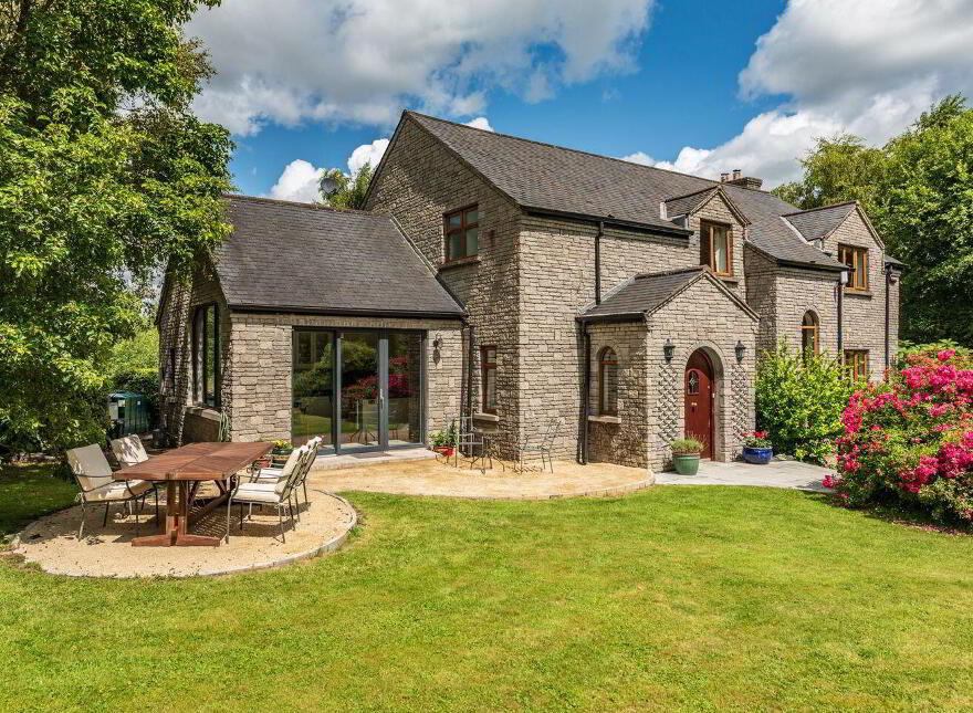 Bodenstown Lodge, Bodenstown, Sallins, W91HT28