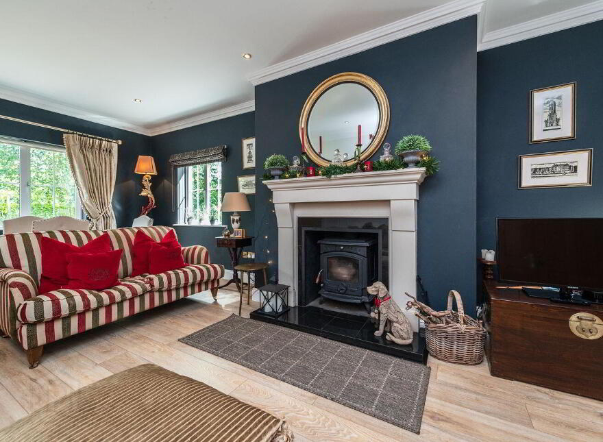 13 Dowdingstown Wood, Two Mile House, Two Mile House, W91V67W
