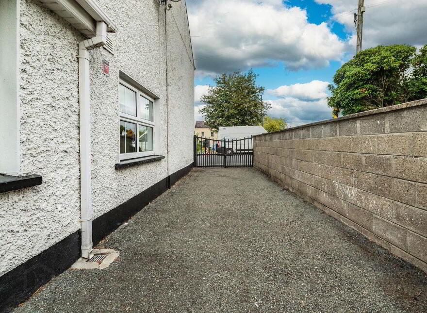 Canal View, Sallins, W91FE42