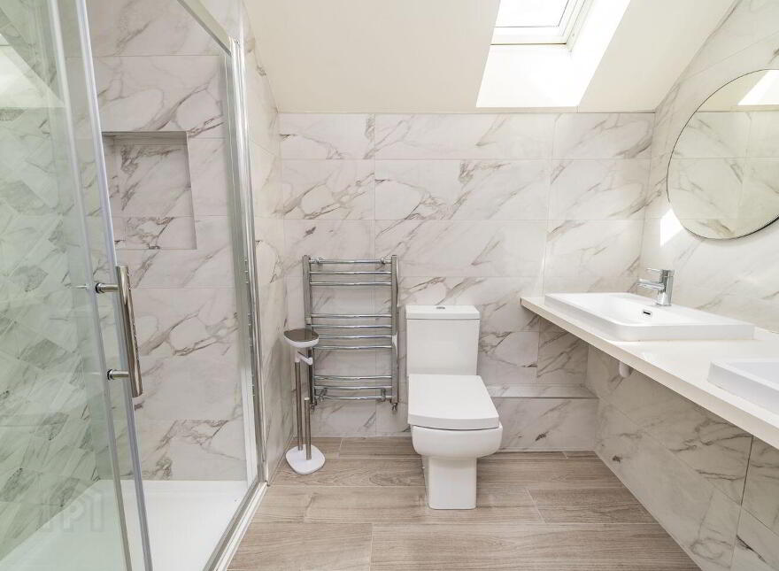 65 Willouise, Sallins, W91WRW2