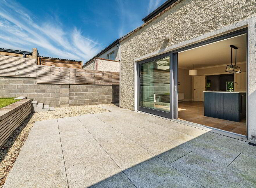 65 Willouise, Sallins, W91WRW2