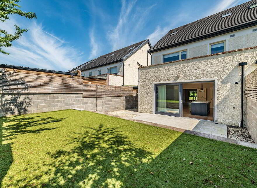 65 Willouise, Sallins, W91WRW2