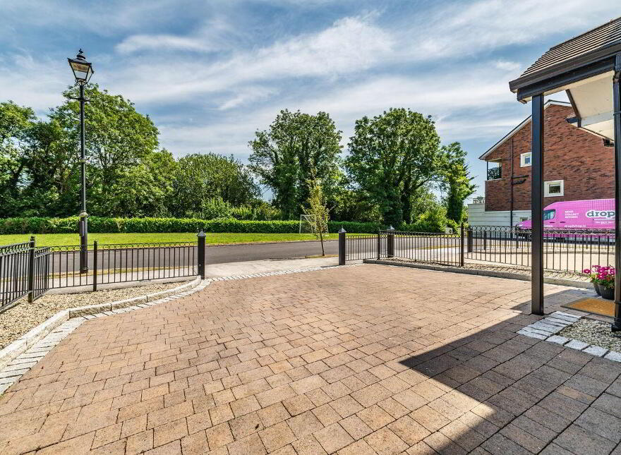 65 Willouise, Sallins, W91WRW2