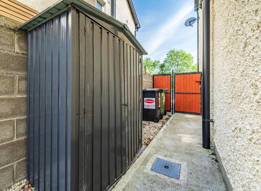 65 Willouise, Sallins, W91WRW2