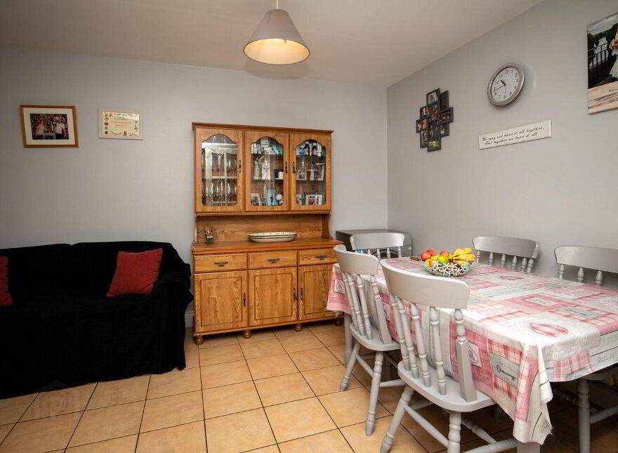 8 Chestnut Drive, Brookfield, Ballyhale, R95D267