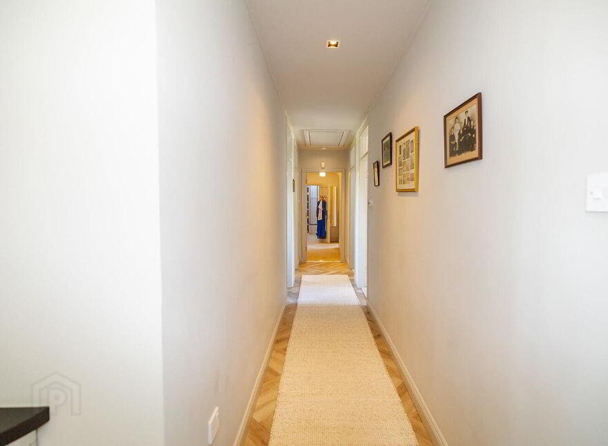 The Farside, Station Road, Thomastown, R95F8E8