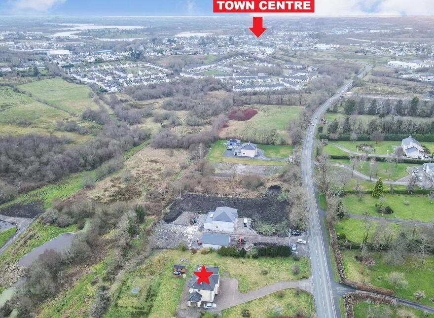 Clenahoo House, Leitrim Road, Carrick-On-Shannon, N41FN24