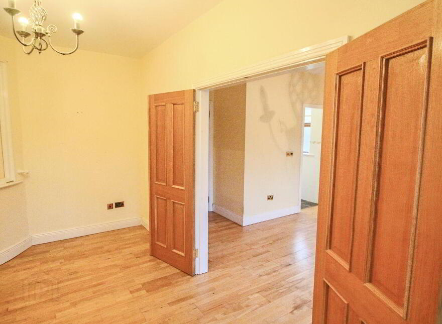 Clenahoo House, Leitrim Road, Carrick-On-Shannon, N41FN24