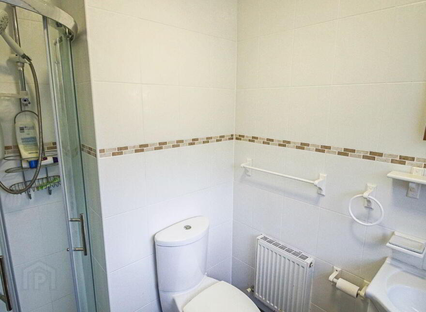 Clenahoo House, Leitrim Road, Carrick-On-Shannon, N41FN24