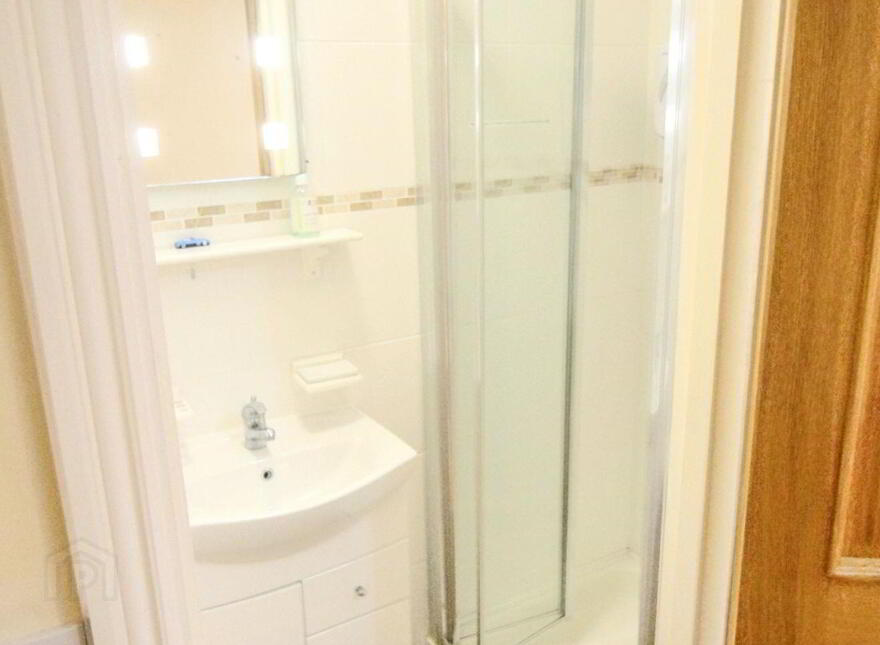 Clenahoo House, Leitrim Road, Carrick-On-Shannon, N41FN24