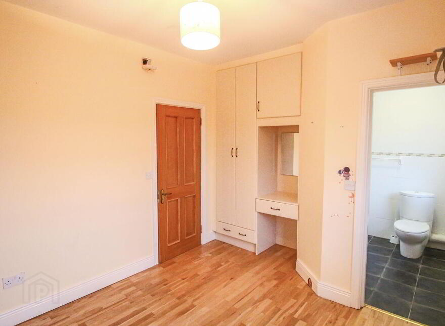 Clenahoo House, Leitrim Road, Carrick-On-Shannon, N41FN24