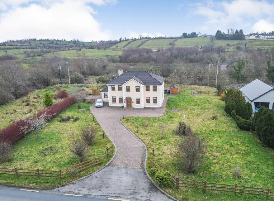 Clenahoo House, Leitrim Road, Carrick-On-Shannon, N41FN24