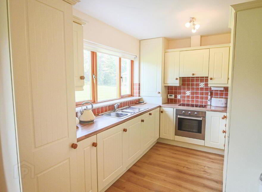 20 Earl Court, Lough Rynn, Mohill, N41E3H4