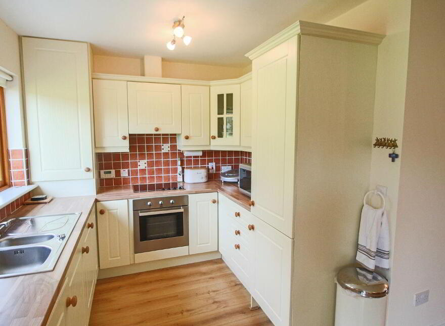 20 Earl Court, Lough Rynn, Mohill, N41E3H4