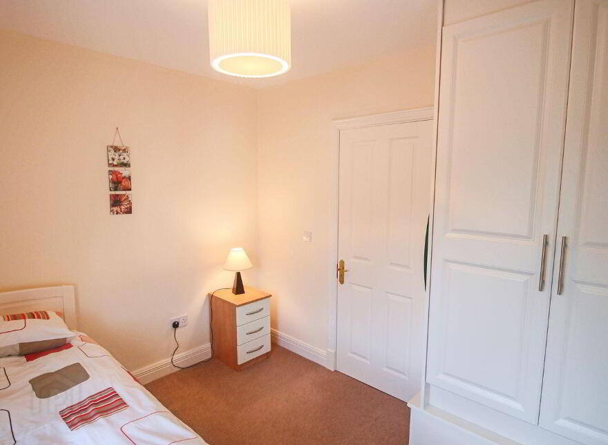 20 Earl Court, Lough Rynn, Mohill, N41E3H4