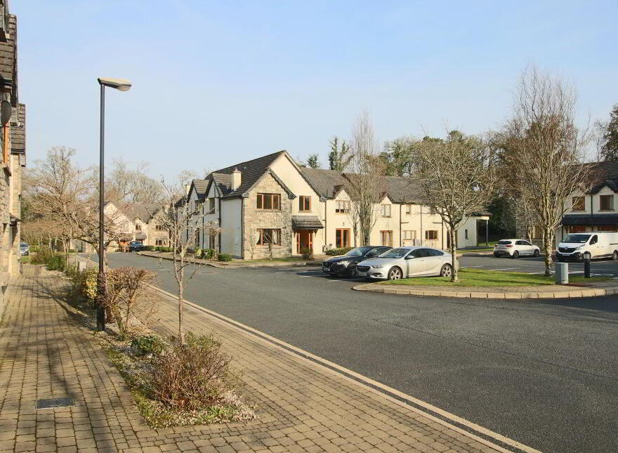 20 Earl Court, Lough Rynn, Mohill, N41E3H4