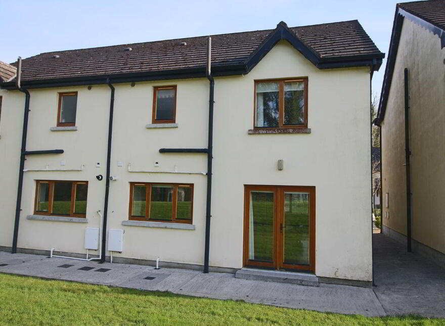 20 Earl Court, Lough Rynn, Mohill, N41E3H4