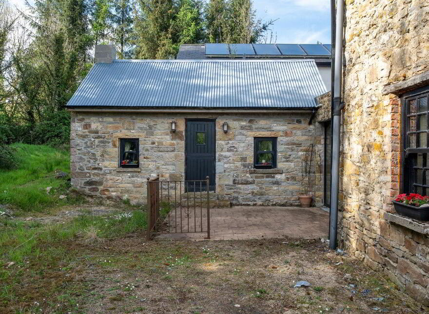 Breanross House, Dromod Road, Mohill, N41X0P1