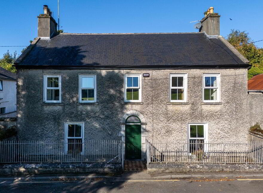 The Green House, Clara, R35CH76