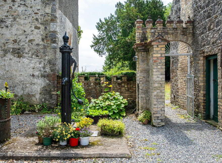 Ross House, Screggan, Screggan, R35P959