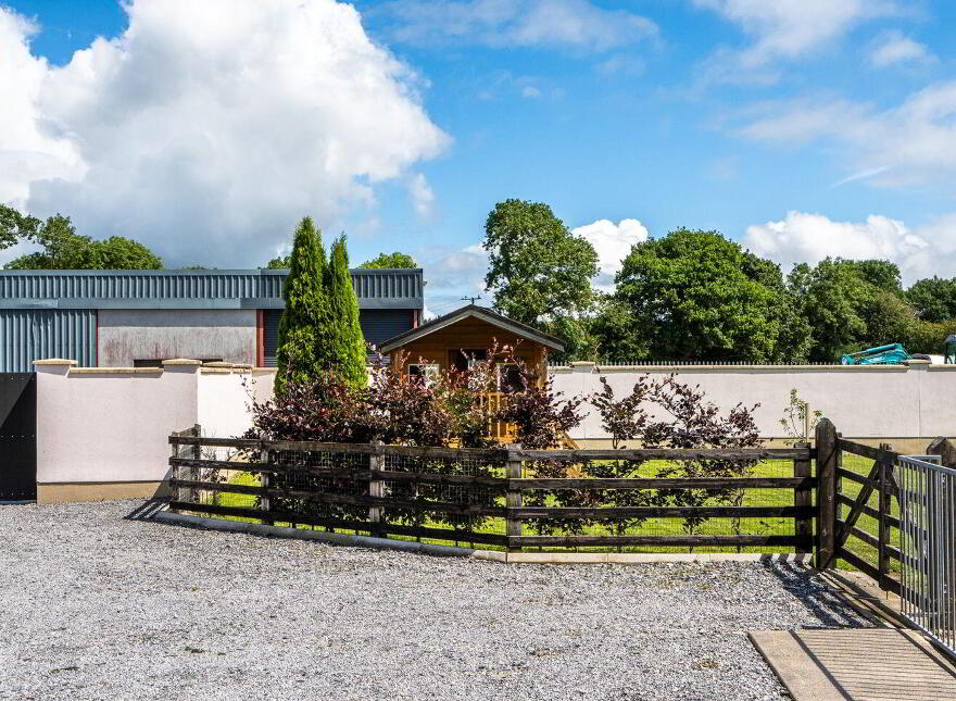Lisdermot, Ferbane, R42EA30